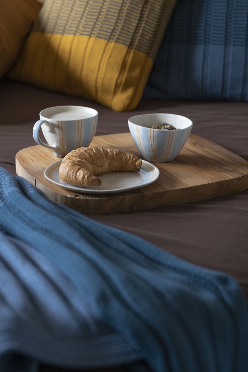 Blue Aquarell Stoneware Plate for Elegant Dining