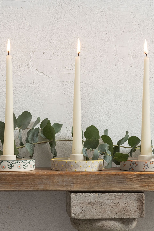 Stoneware Candleholder for Elegant Ambiance