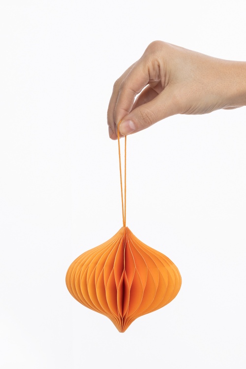 Lámpara de Papel Naranja GOTA, elegante y eco-amigable