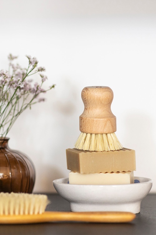 Eco-Friendly Round Brush for Kitchen Cleaning