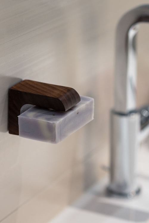 Walnut Soap Holder with Magnetic Design